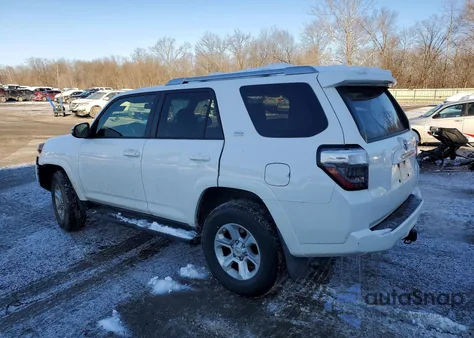 2014 Toyota 4Runner Sr5 z USA, uszkodzony, nr VIN JTEBU5JR5E5170707